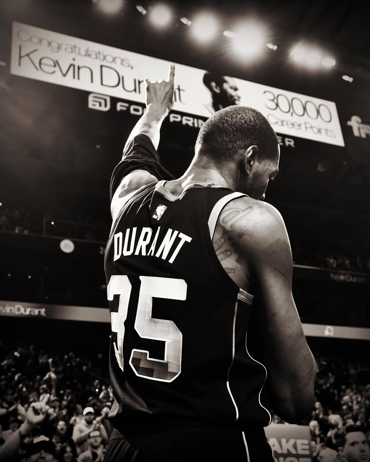 关于杜兰特连续二十场比赛得分超过突破纪录，塞尔维亚队挑战极限！的信息-爱游戏平台网站